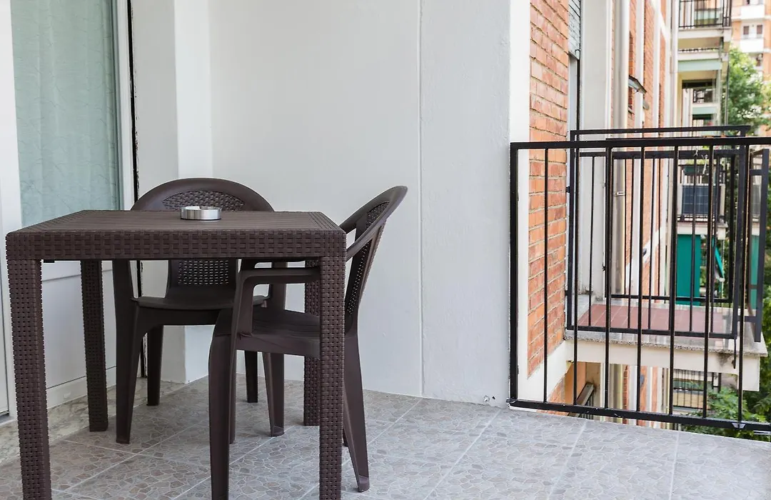 Guesthost - Milano Business Balcony Flat-1