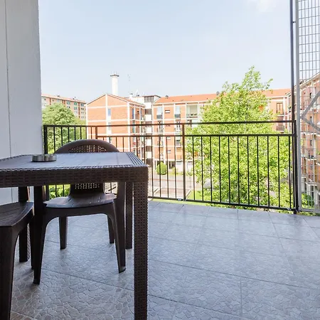 Guesthost - Milano Business Balcony Flat-2